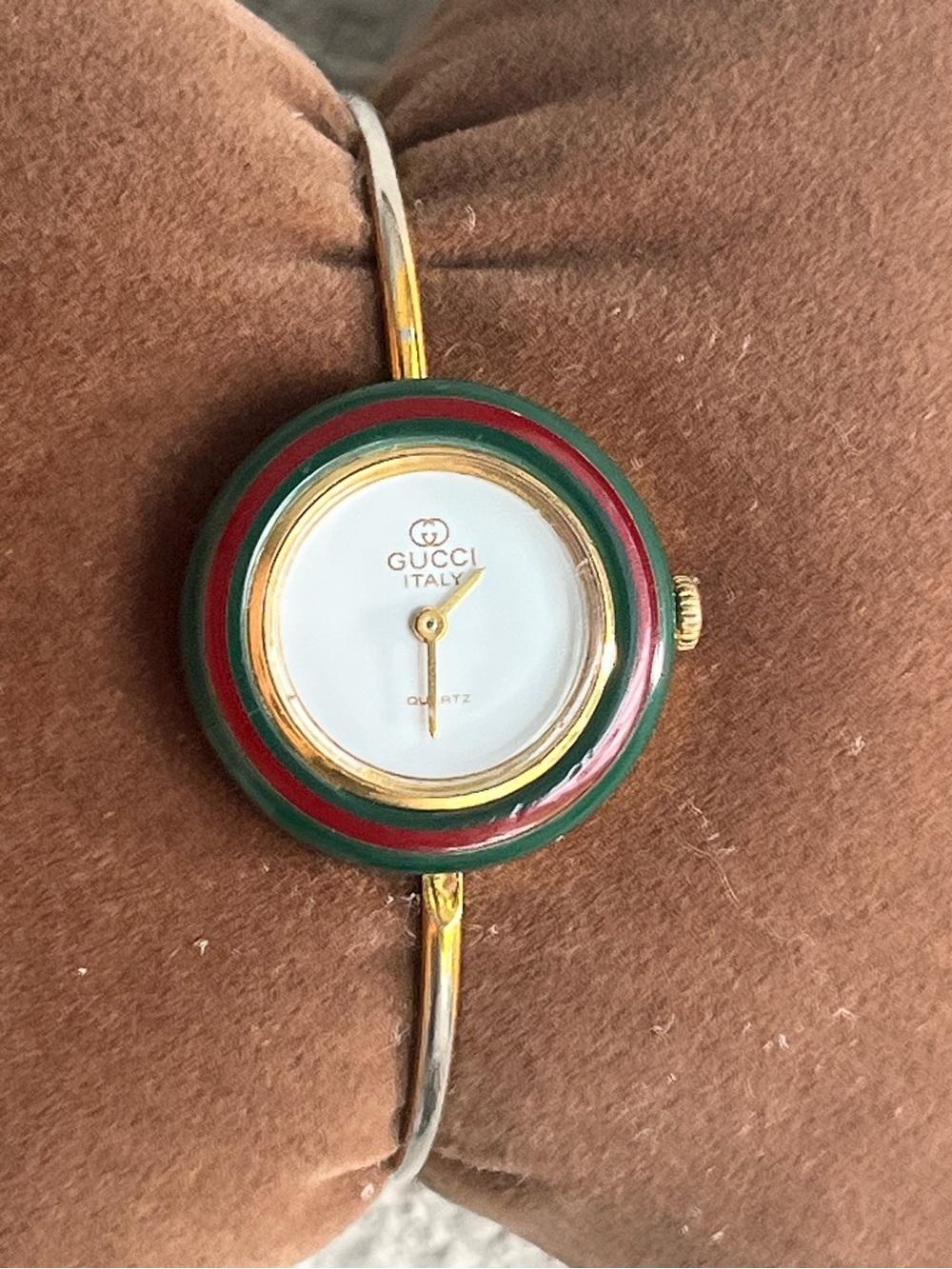 GUCCI ITALY Watch Interchangeable Bezel (just Shelly line bezel) gold plated.